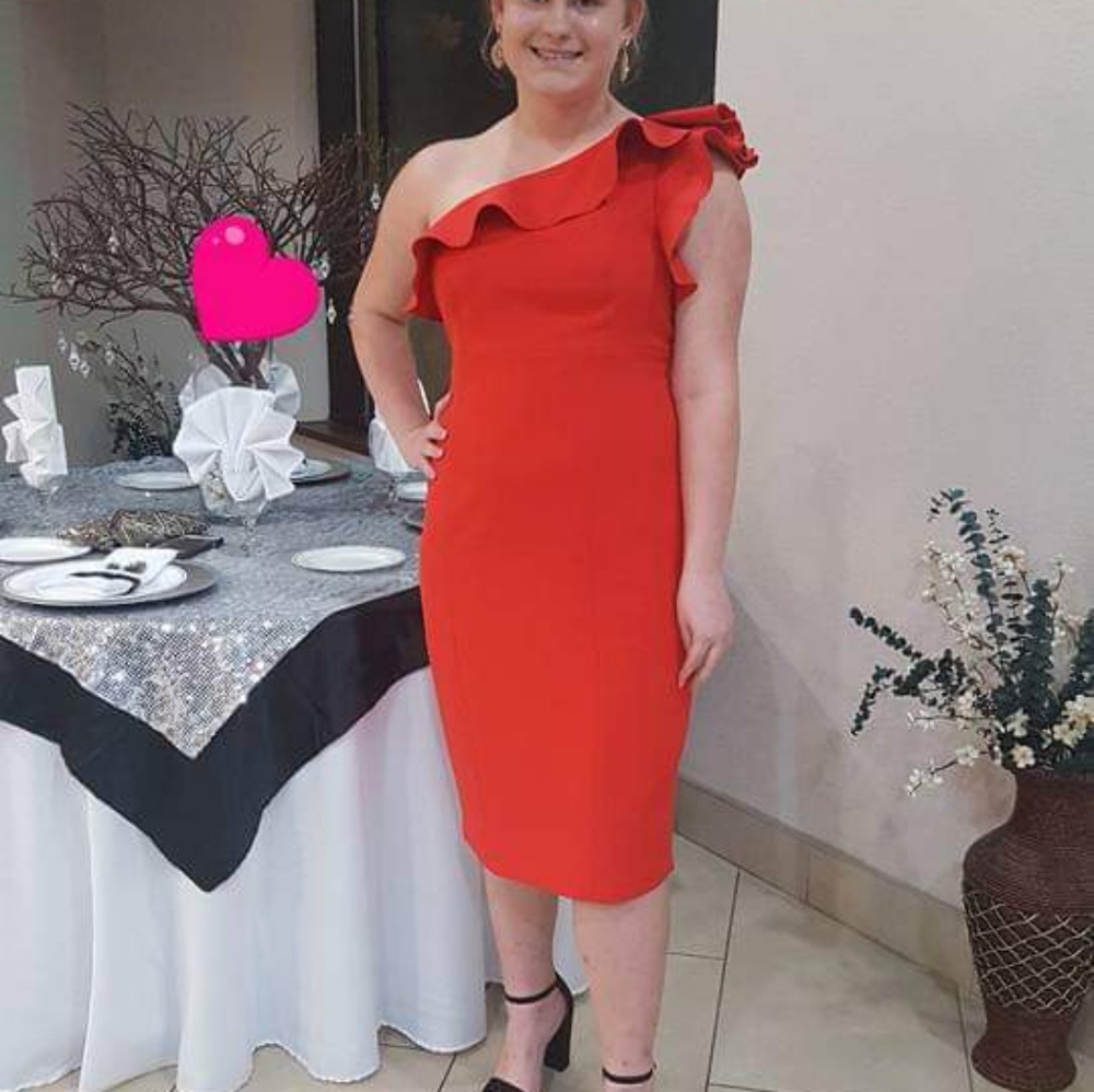 Red one sholder dress